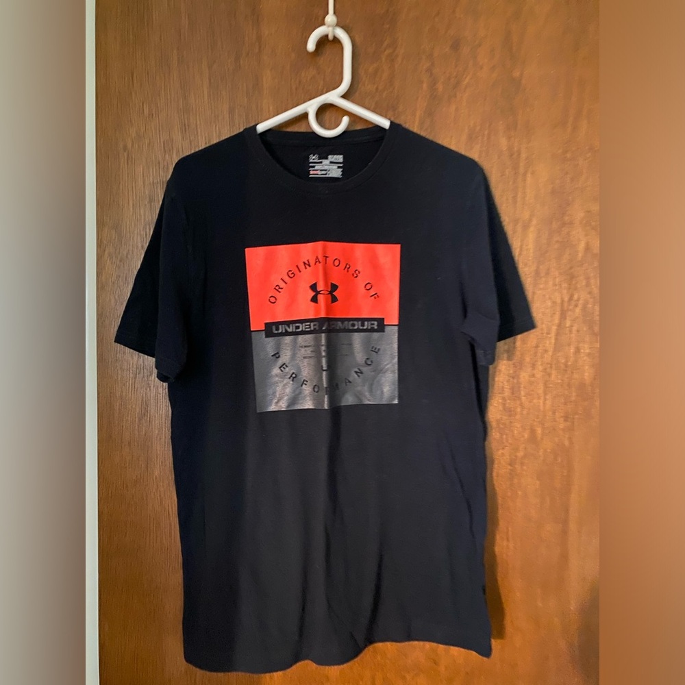 UNDER ARMOUR Men’s Small Short Sleeve T-Shirt